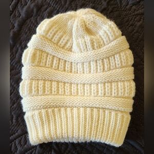Satin lined knit beanie‎ ivory